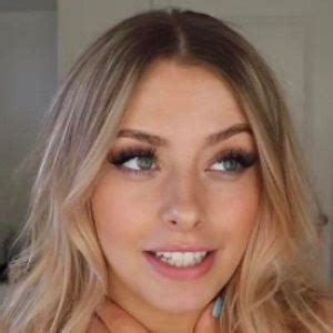 Corinna Kopf (Instagram Star) - Age, Birthday, Bio, Facts, Family, Net ...