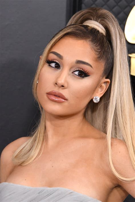 Ariana Grande: So aufregend trägt sie DIE Sommerfarbe 2021 | Vogue Germany