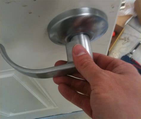 how to install door lever