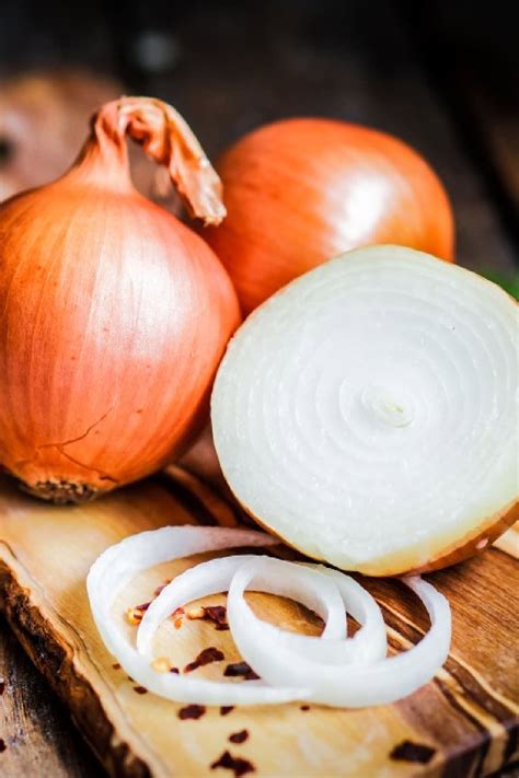 how do i cut onions without crying 7