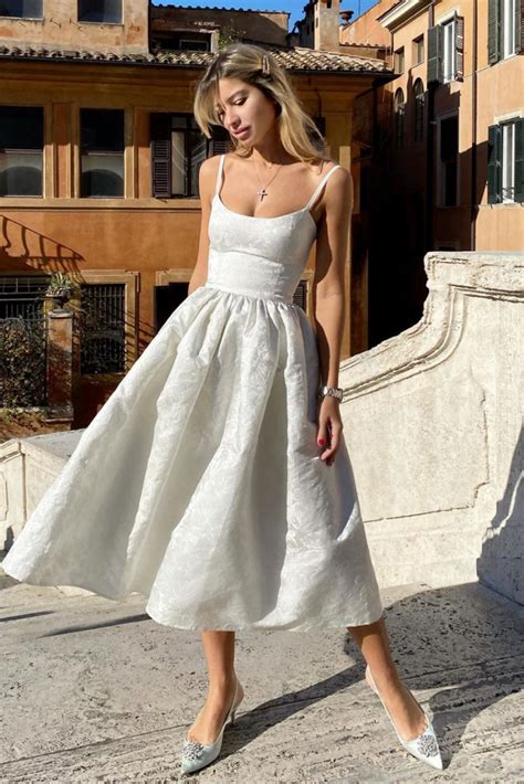 Пышное жаккардовое платье в белоснежном цвете. Fluffy jacquard dress in ...