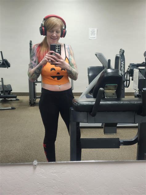 Pumpkin spice : r/legs