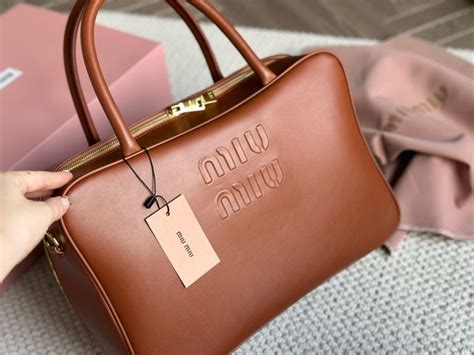 Miu Miu Сумка ридикюль - купить с доставкой по выгодным ценам в ...