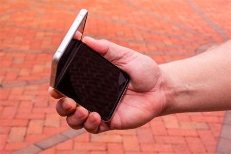 The Z Flip 3 has an eye-catching design and comes in 7 colors - CNET