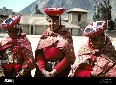 peruvian girls  traditional dress  res stock photography  images