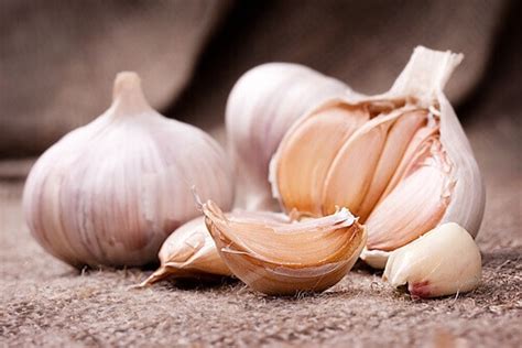 Wrastający paznokieć? Oto 6 domowych sposobów - Krok do Zdrowia