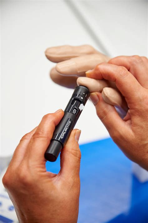 Glucohand® - Digital Glucometer Simulator, Dark - Adam,Rouilly