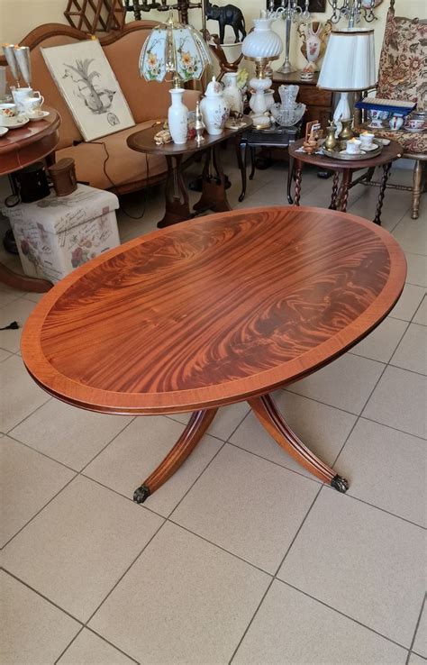 Холни маси | AntiqueBoutique.bg