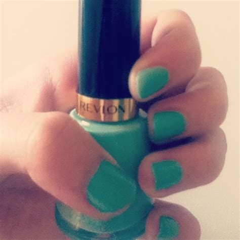 Mint color.