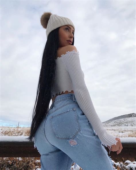 Julia Lynn Sandoval biography, 28 Photos, Age, Height, Real Name