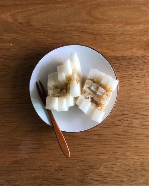 mijin on Instagram: “참외를 먹으니 참 외롭군 #치킨먹고싶다” | Food art, Stud earrings ...