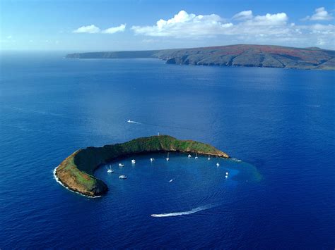 Molokini Crater | Maui Guidebook