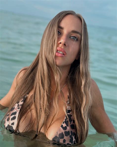 𝐀𝐍𝐀𝐒𝐓𝐀𝐒𝐈𝐈𝐀 𝐙 | Who said 🐆 don’t swim 🤭😜 Miami Beach shines and what