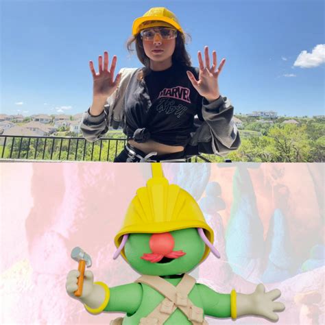 Bonnie went into full Doozer mode on stream today : r/BonnieRabbit