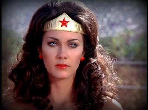 Lynda Carter ⭐ Mulher Maravilha ⭐ Wonder Woman - YouTube