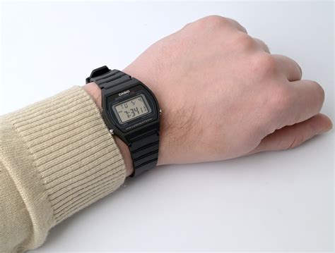 Часы Casio Collection W-202-1A — купить наручные часы в интернет ...