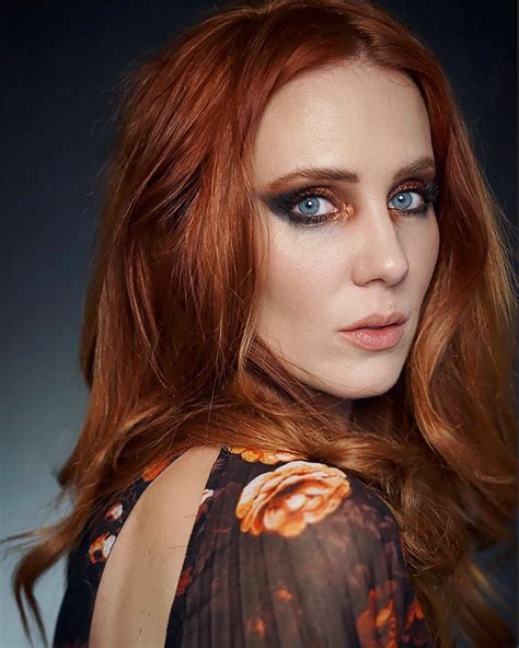 Simone Simons, la cantante de Epica que también es modelo e influencer