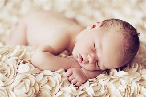Il neonato e il lattante nei primi tre mesi: 18 consigli per crescerlo ...