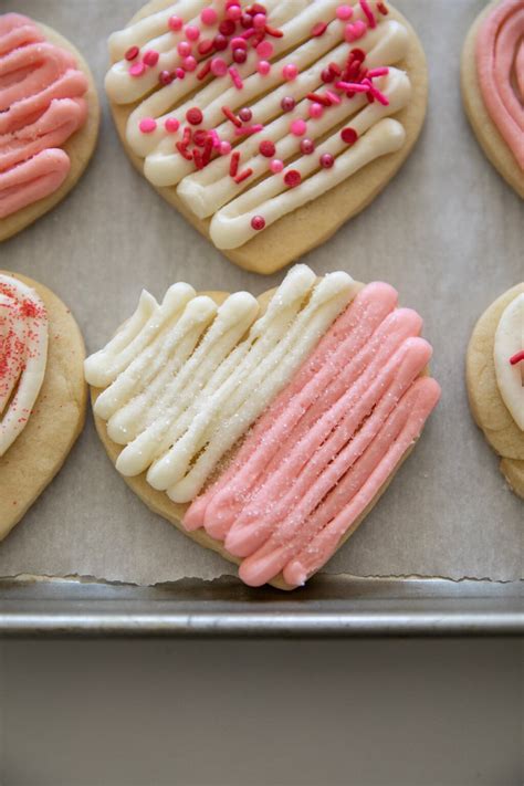 Valentine Sugar Cookies (soft & sweet) - Lauren's Latest