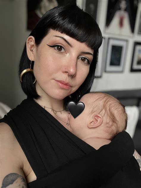 𝕽𝖆𝖈𝖍𝖊𝖑🖤 | still pregnant. surviving on cake. | Instagram