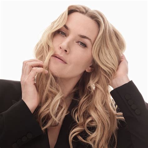 How Old Is Helen Mirren In 2022: All About Her - Pop Creep