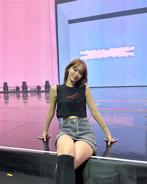 Kim Chaewon Image #357138 - Asiachan KPOP Image Board