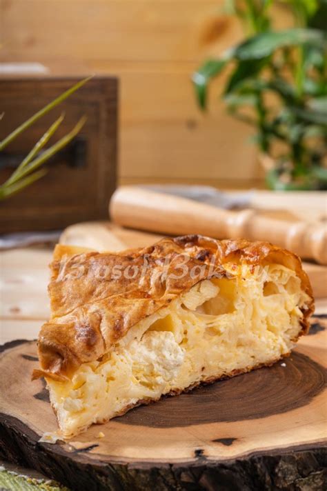 ДОМАШНА СЕЛСКА БАНИЦА СЪС СИРЕНЕ, МАСЛО, ЯЙЦА И ДОМАШНО ТОЧЕНИ КОРИ ...