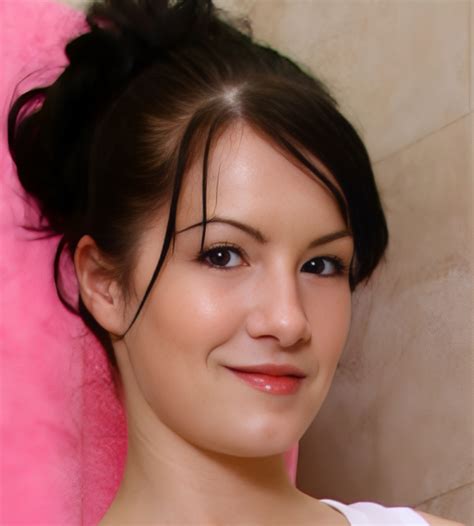 Lina Miles (Actress) Age, Height, Weight, Wiki, Biography, Boyfriend