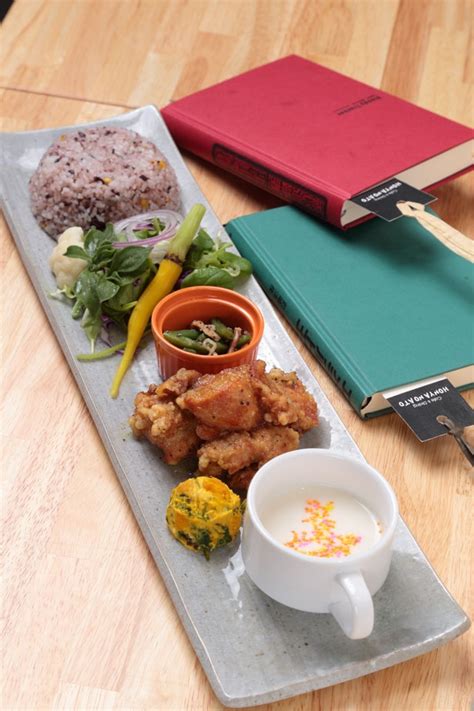 cafe dining
