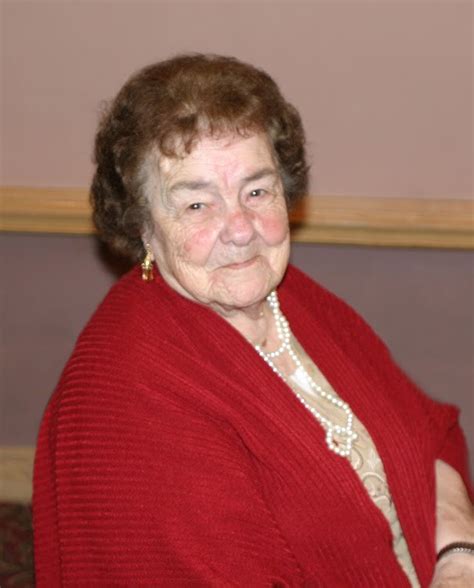 In Memory of Evelyn Christian: Obituary and Life Tributes 3