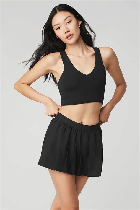 Alo Yoga Sale: Enhance Your Practice with Premium Activewear -YogTravel