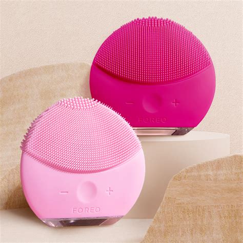 Щетки для очистки лица LUNA & Электрические зубные щетки ISSA | FOREO