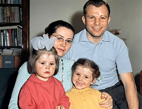 Юрий Алексеевич Гагарин — краткая биография | Биографии известных людей