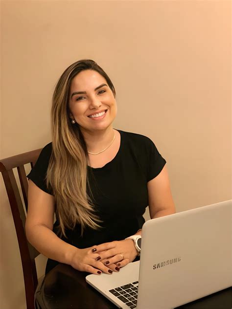 Egressa da Aupex Uniasselvi, professora de Araquari, recomenda fazer o curso preparatório para o