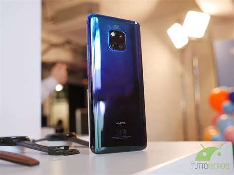 Huawei Mate 20 Pro si aggiorna insieme ad Honor Play, che riceve ...