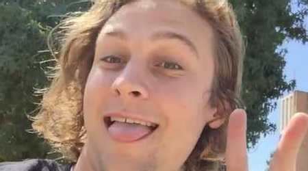 Logan Miller Height, Weight, Age, Girlfriend, Family, Facts, Biography