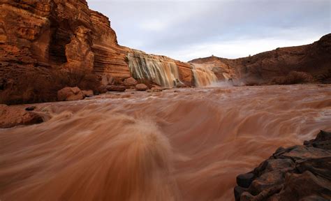 See the beauty of Grand Falls, Arizona