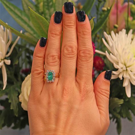 emerald rings for women 6