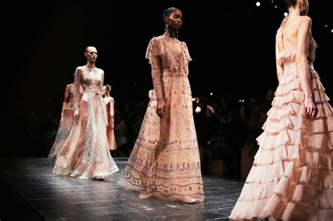 At Valentino, a Ballet-Inspired Collection With a Tough Edge - The New ...