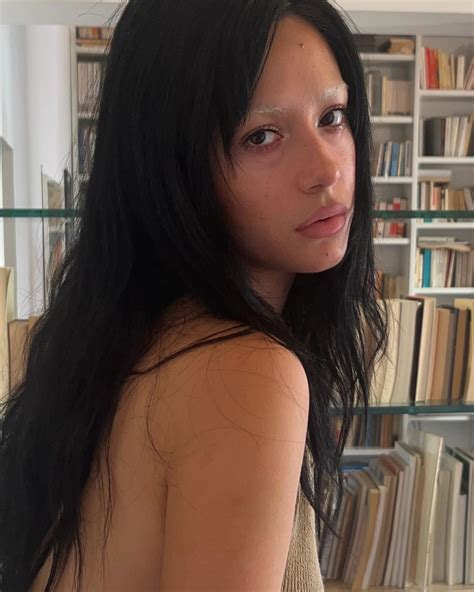 Anne-Sophie (@annesophievega) • Instagram photos and videos