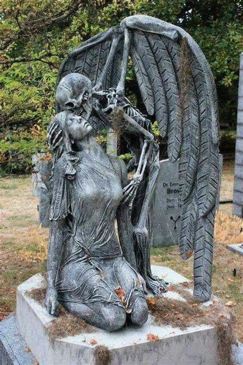 Pin by Toby Nolte on Woah | Cemetery statues, Cemetery art, Sculpture