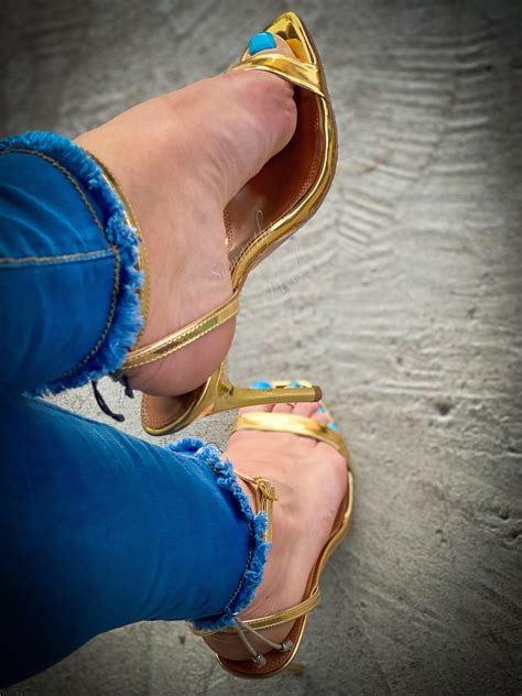 Feet Lovers on Tumblr