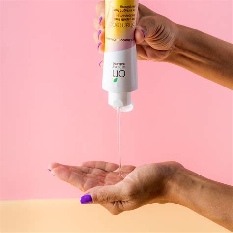 Smoothing shampoo for straight hair