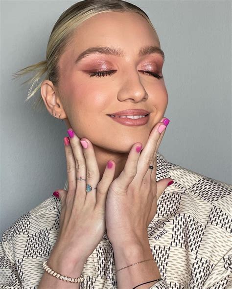 The 12 Best Giorgio Armani Makeup Products, Hands-Down | Who What Wear