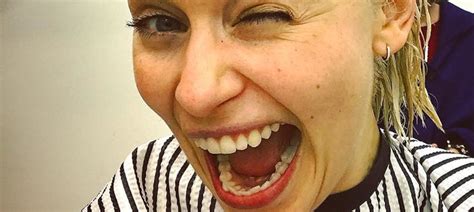 I Thought Emilia Clarke Looked Ravishing At The Emmys, But… – Ready Set ...