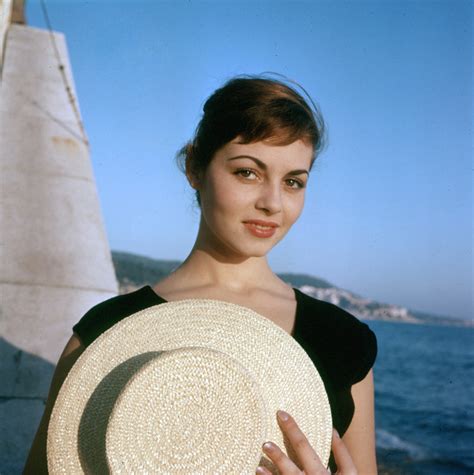 Мишель Мерсье, вечная Анжелика: visualhistory — LiveJournal