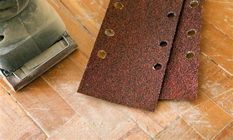 how to put sandpaper on a sander