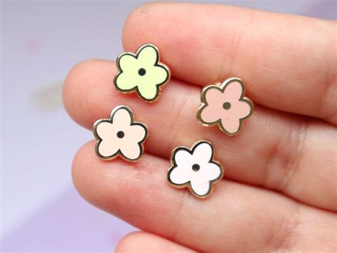 Mini Set of Flowers Pins From the Cute Nature Friends Collection