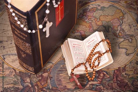 La Santa Biblia Stock Photo | Adobe Stock