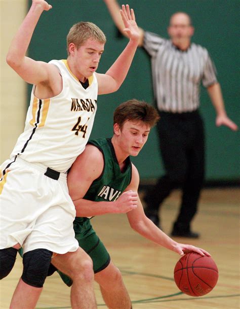 BOYS BASKETBALL: Friez, Senior High hold off Warroad - Grand Forks